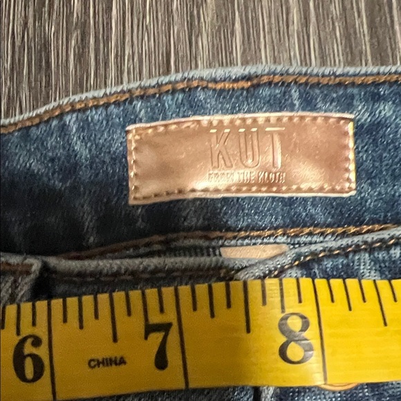 Kut from the Kloth Medium Blue Cropped Jeans - Picture 9 of 10